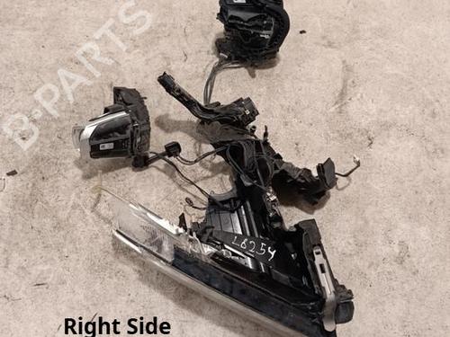 Used Right headlight Right headlight BMW 7 (G11, G12) 750 i, Li xDrive (530 hp) 40274471 40274471