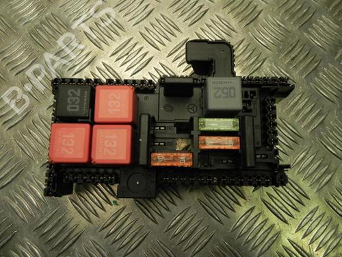 Used Fuse box Fuse box 37577294 37577294
