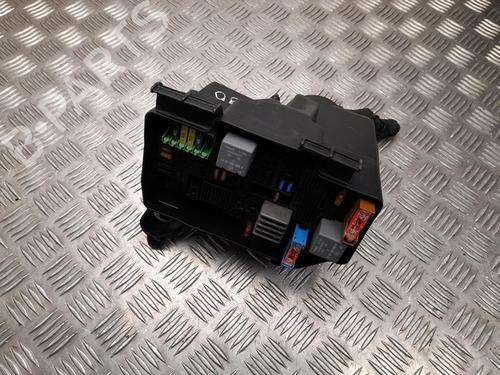 Used Fuse box Fuse box 37551640 37551640