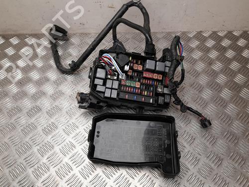 Used Fuse box TOYOTA AURIS Estate (_E18_) 1.8 Hybrid (ZWE186_, ZWE186R, ZWE186H) (136 hp) 28944126