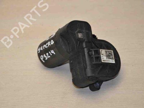 Used Electric handbrake SKODA SUPERB III Estate (3V5) 2.0 TDI 4x4 (150 hp) 28924604