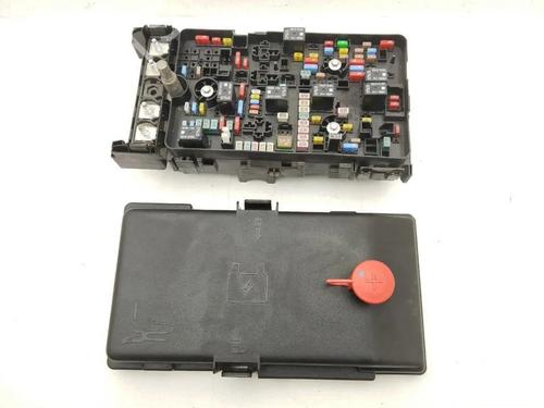 Zekeringkast CHRYSLER PACIFICA (RU) 3.6 Hybrid | BP28913301E1