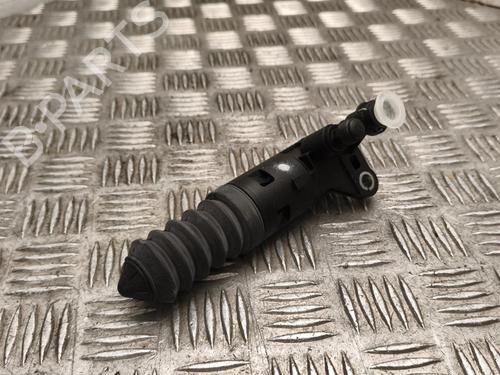 Used Clutch slave cylinder Clutch slave cylinder 38273770 38273770