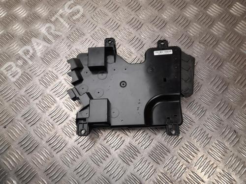 Used Fuse box Fuse box 37564272 37564272