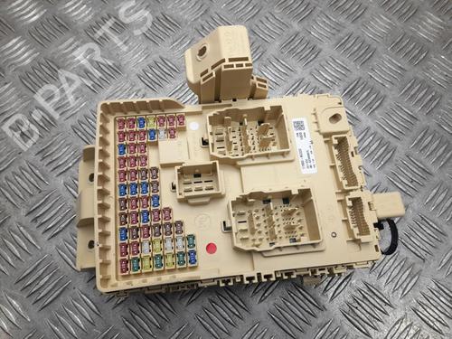 Used Fuse box Fuse box 37563815 37563815
