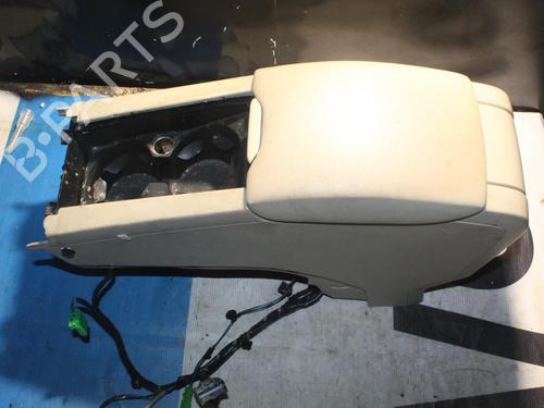 Used Armrest / Center console Armrest / Center console 38964432 38964432