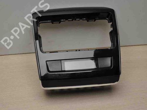 Used Display monitor SKODA SUPERB III Estate (3V5) 2.0 TDI 4x4 (150 hp) 28921762