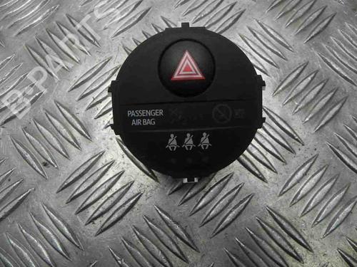 Bouton de warning TOYOTA YARIS (_P13_) 1.5 Hybrid (NHP130_, NHP130) (101 hp) 28936296