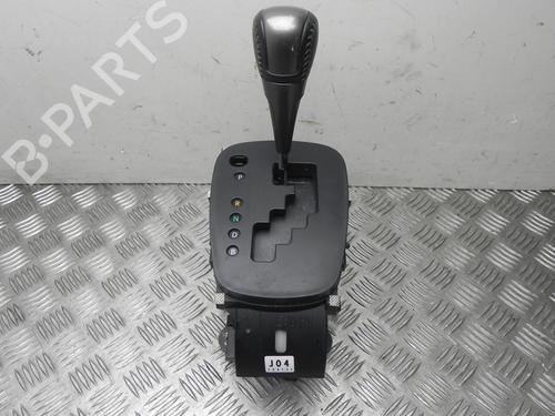 Used Gear lever TOYOTA YARIS (_P13_) 1.5 Hybrid (NHP130_) (101 hp) 28929177