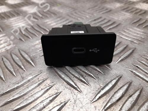switch-vw-passat-b8-variant-3g5-cb5-2014-37568239 main image