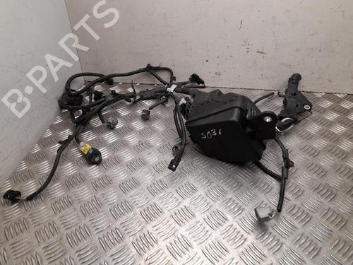 Used Fuse box Fuse box 37564532 37564532