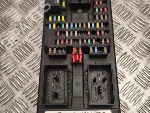 Used Fuse box Fuse box 39631479 39631479