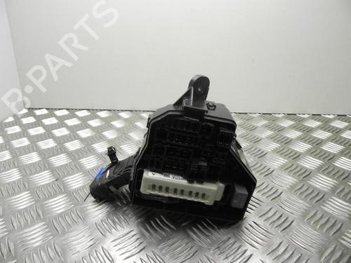 Used Fuse box Fuse box 37576800 37576800