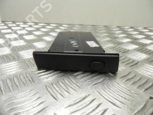 Used Cup/Object holder Cup/Object holder BMW 5 Touring (E61) 520 d (177 hp) 28910705 28910705