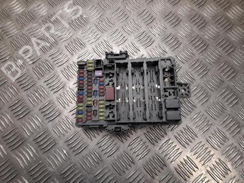 Used Fuse box Fuse box 37560573 37560573