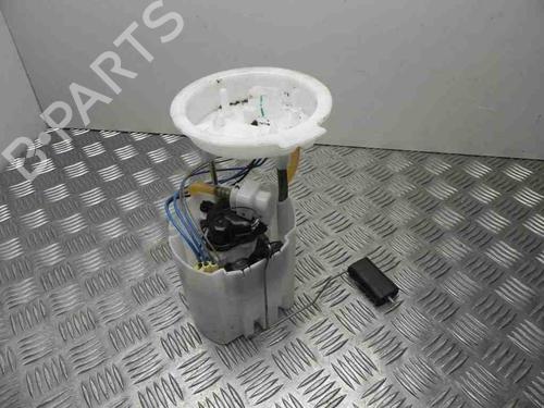 Used Fuel pump BMW X1 (F48) sDrive 20 i (192 hp) 28931996