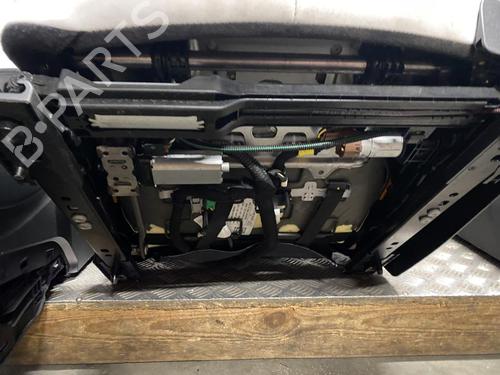 Seats set TESLA MODEL Y (5YJY) Long Range All-wheel Drive | BP37612382C78 - Image 4