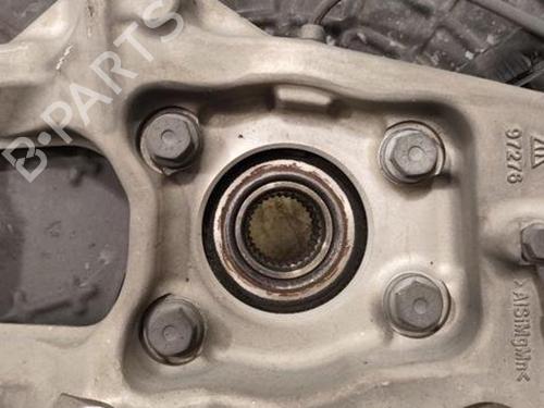Left front steering knuckle MASERATI LEVANTE SUV (M161) 3.0 D Q4 | BP28924244M25 