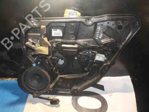 Rudehejsemotor bagstkærm højre VOLVO S60 II (134) D3 (150 hp) 28910171