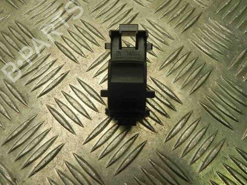 Used Left front window switch TOYOTA YARIS (_P13_) 1.3 (NSP130_, NSP130) (95 hp) 28929850