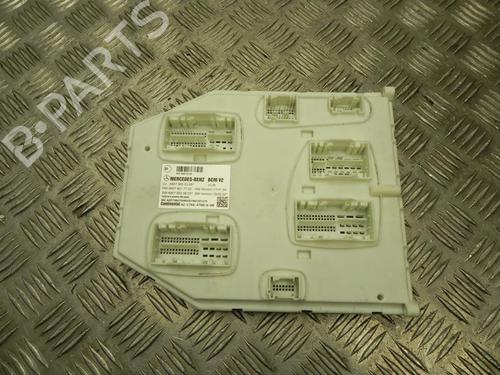 Used Fuse box Fuse box 37545522 37545522