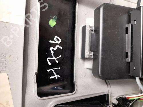 Interior roof light LAND ROVER RANGE ROVER IV (L405) 4.4 SDV8 4x4 | BP28938135I8 