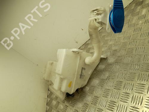 Used Windscreen washer tank VW GOLF IV (1J1) 1.6 (102 hp) 28912559