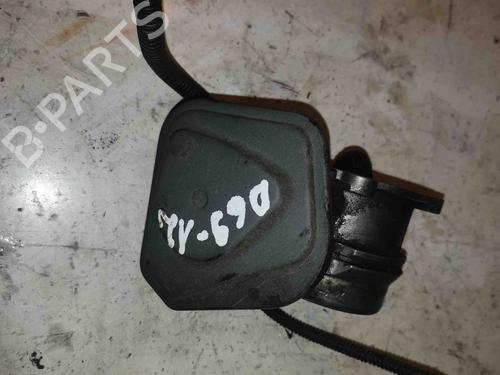 Used Throttle body BMW 1 (E81) 118 d (143 hp) 28936920