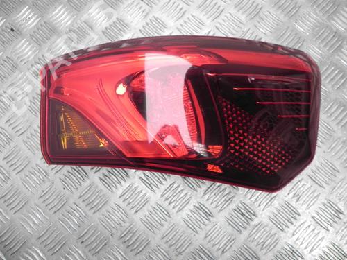 Høyre baklys TOYOTA AVENSIS Estate (_T27_) 1.6 D4-D (WWT270_) (112 hp) 28928817