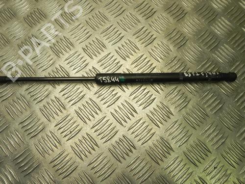 Used Tailgate lift support TOYOTA YARIS (_P13_) 1.5 Hybrid (NHP130_, NHP130) (101 hp) 28929245
