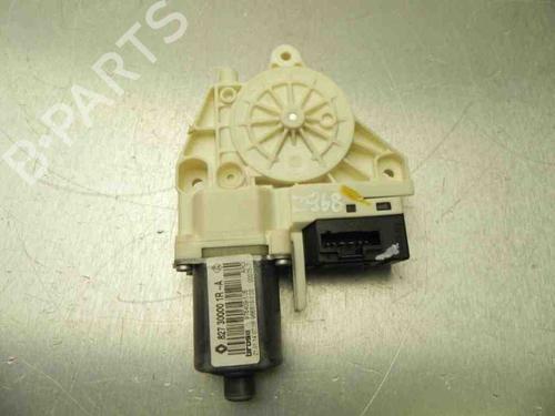 Rudehejsemotor bagstkærm højre RENAULT LAGUNA III Grandtour (KT0/1) 1.5 dCi (KT0A, KT0R, KT02) (110 hp) 28919498