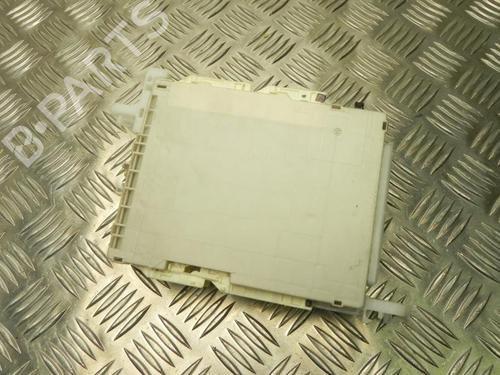 Used Fuse box TOYOTA YARIS (_P13_) 1.0 (KSP130_, KSP130) (69 hp) 28919490