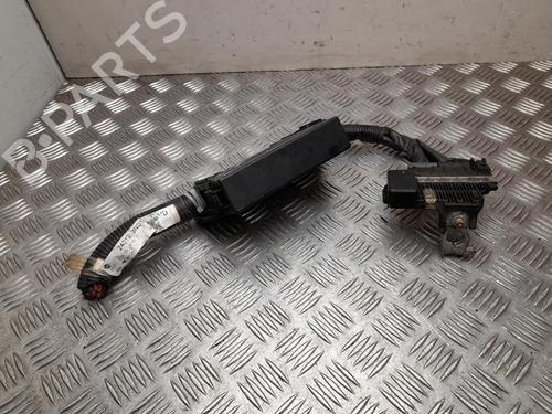 Used Fuse box Fuse box 37550185 37550185