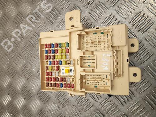 Used Fuse box Fuse box 37559173 37559173