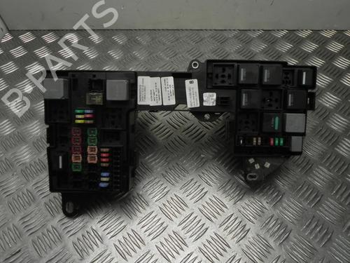 Used Fuse box JAGUAR XF I (X250) 2.7 D (207 hp) 28948573