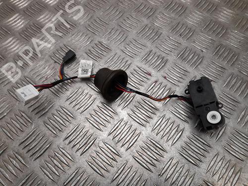 fuel-door-actuator-tesla-model-3-5yj3-2017-37566537 main image