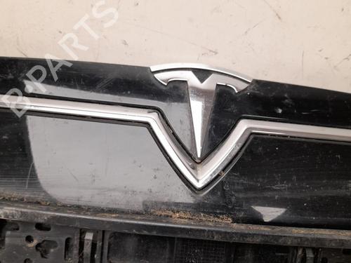 Grill TESLA MODEL S (5YJS) 85 | BP30301931C40 