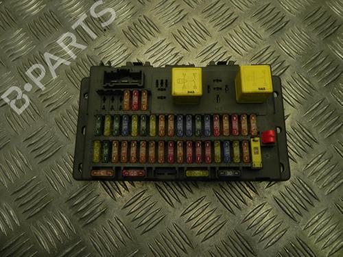 Used Fuse box Fuse box 37580438 37580438