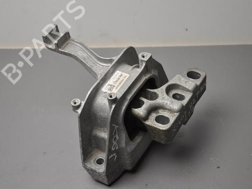 Used Engine mount VW T-ROC (A11, D11) 1.5 TSI (150 hp) 28939131
