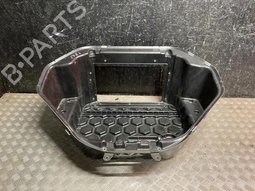 Guantera TESLA MODEL S (5YJS) 85 (367 hp) 31296245