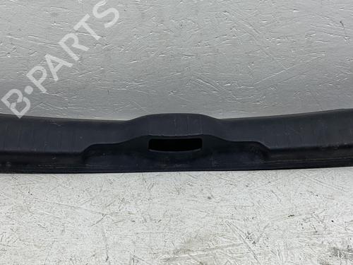 Used Tailgate trim CITROËN C4 CACTUS 1.2 THP 110 (110 hp) 28912762