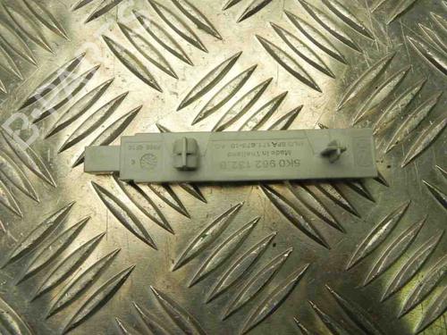 Antenne/Halterung für AUDI A3 Limousine (8VS, 8VM) 1.4 TSI (150 hp) 28943600