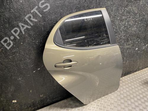 Używane Inne Inne TOYOTA YARIS (_P21_, _PA1_, _PH1_) 1.5 Hybrid (MXPH10, MXPH11) (116 hp) 37575837 37575837