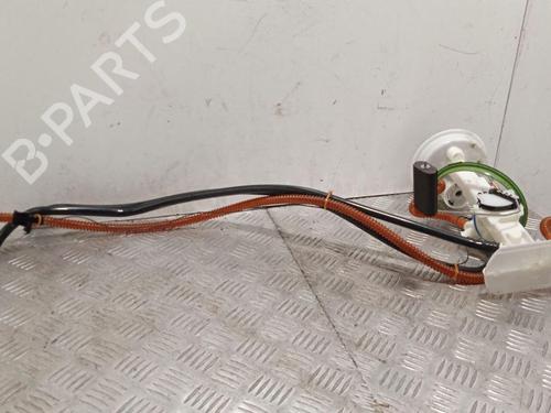 Used Fuel pump BMW X5 (E70) xDrive 50 i (408 hp) 28945201