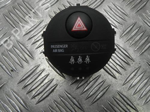Used Warning switch TOYOTA YARIS (_P13_) 1.5 Hybrid (NHP130_, NHP130) (101 hp) 28936296