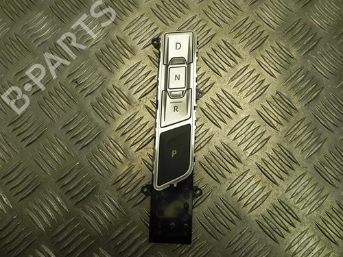 switch-jaguar-i-pace-x590-2018-37580355 main image