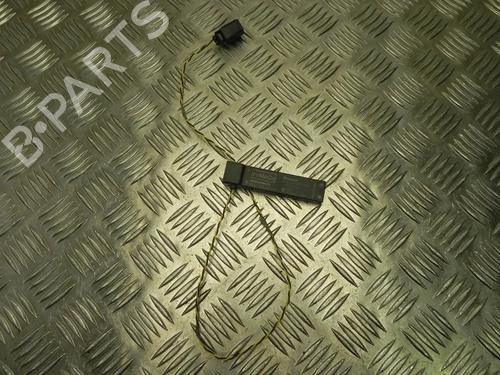 Antena/Base Antena/Base FORD FIESTA VI (CB1, CCN) 1.0 EcoBoost (125 hp) 28914963 28914963