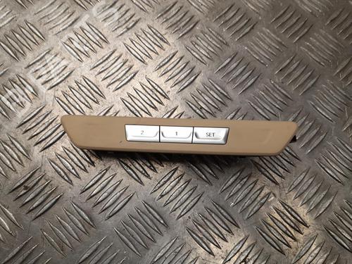switch-bmw-7-g11-g12-2015-2016-2017-2018-2019-2020-2021-2022-37552665 main image