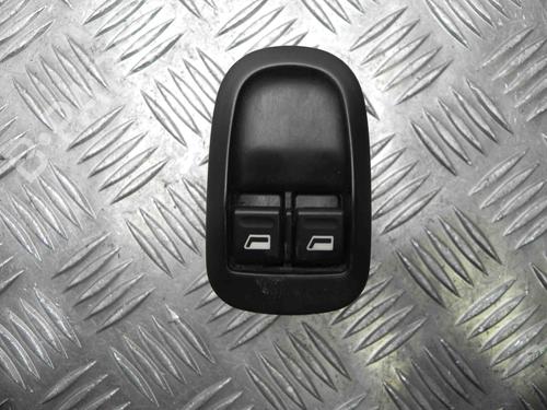 Fensterheberschalter links vorne für PEUGEOT 206 Hatchback (2A/C) 1.1 i (60 hp) 28924528