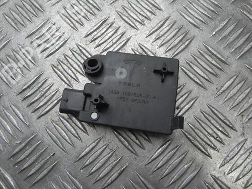 Control unit TESLA MODEL 3 (5YJ3) EV AWD | BP37546974M11 - Image 2